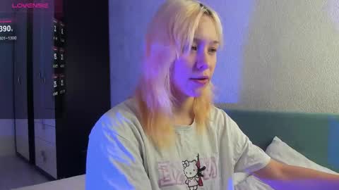 Snapshot of emilytrase chatting on 03-01-26, 01:18 Betty online show from 03-01-26, 01:18