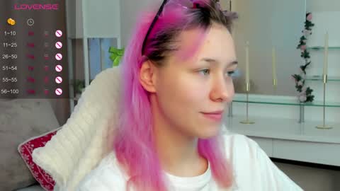 Snapshot of emilytrase chatting on 05-31-26, 01:14 Betty online show from 05-31-26, 01:14