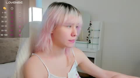 Snapshot of emilytrase chatting on 06-21-26, 01:08 Betty online show from 06-21-26, 01:08