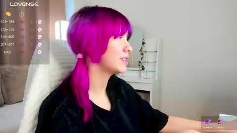 Snapshot of emilytrase chatting on 06-22-26, 02:35 Betty online show from 06-22-26, 02:35