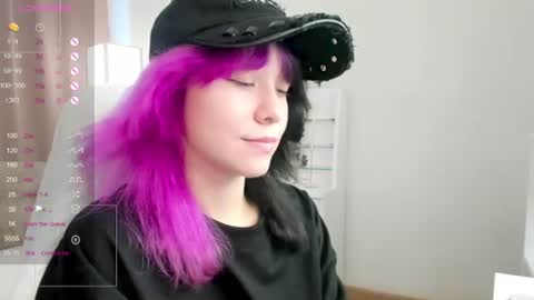 Snapshot of emilytrase chatting on 06-27-26, 01:10 Betty online show from 06-27-26, 01:10