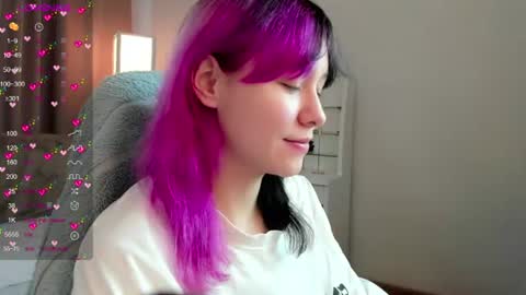 Snapshot of emilytrase chatting on 06-29-26, 01:01 Betty online show from 06-29-26, 01:01