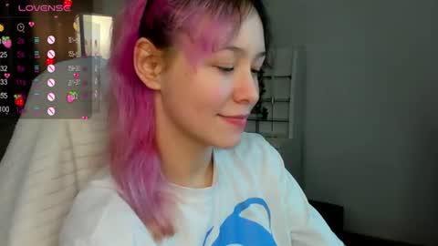 Snapshot of emilytrase chatting on 07-18-26, 01:10 Betty online show from 07-18-26, 01:10