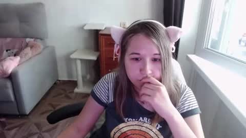 Snapshot of emilyway chatting on 07-07-26, 06:47 emilyway online show from 07-07-26, 06:47