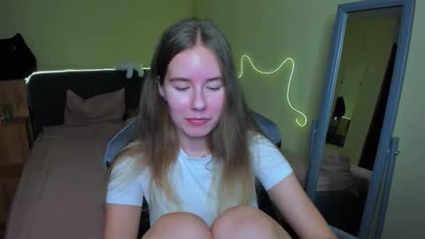 Emily online show from 11-19-25, 06:19