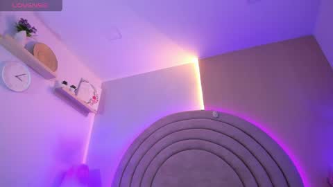 emilyygrey online show from 04-01-26, 01:41