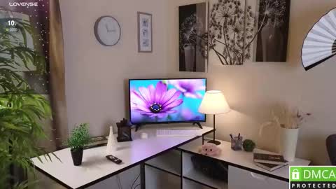 Snapshot of emina_woody chatting on 01-18-26, 06:23 Tracy online show from 01-18-26, 06:23