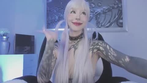 Snapshot of eminence_shadow chatting on 02-24-26, 03:04 ELLE DANIELLE online show from 02-24-26, 03:04