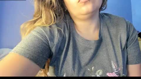 Snapshot of emira199 chatting on 11-02-25, 03:53 emira199 online show from 11-02-25, 03:53