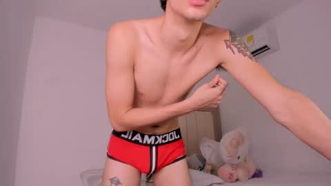 Snapshot of emitremmus_ chatting on 02-11-25, 03:51 Jordy online show from 02-11-25, 03:51