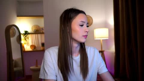 Snapshot of emma__cutiee chatting on 12-21-24, 03:25 Your Emma online show from 12-21-24, 03:25