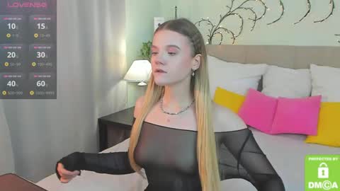 Snapshot of emma__peach chatting on 06-09-26, 07:42 emma__peach online show from 06-09-26, 07:42