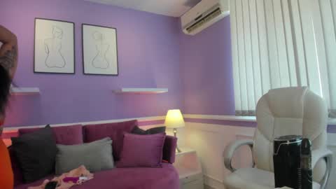 emma__walkerr_ online show from 02-08-25, 07:05