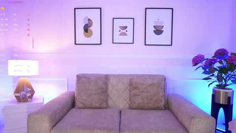 emma__walkerr_ online show from 05-21-26, 07:10