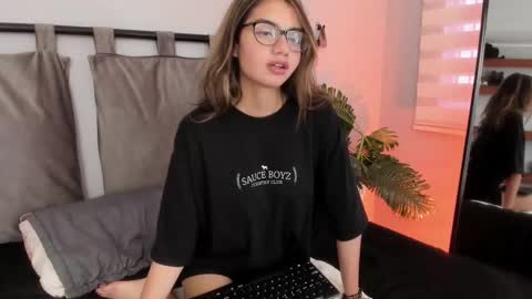 Emma Bloom online show from 02-03-25, 08:13