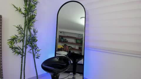 Emma Bloom online show from 02-20-25, 02:02