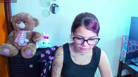 emma_boo_ online show from 05-06-26, 06:46
