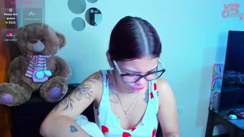 emma_boo_ online show from 05-15-26, 02:02