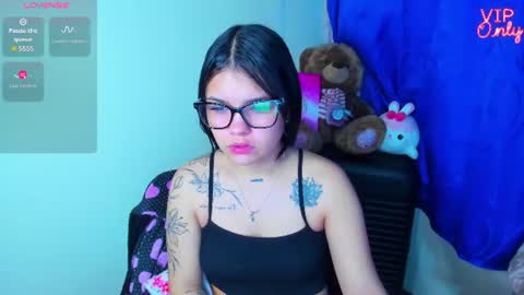 Snapshot of emma_boo_ chatting on 07-10-26, 11:29 emma_boo_ online show from 07-10-26, 11:29