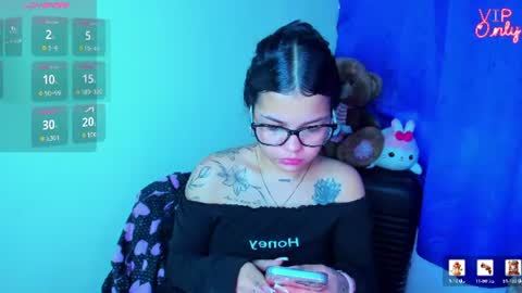 Snapshot of emma_boo_ chatting on 07-20-26, 01:02 emma_boo_ online show from 07-20-26, 01:02