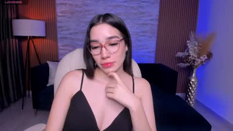 Snapshot of emma_caarter chatting on 06-12-26, 03:38 emma_caarter online show from 06-12-26, 03:38
