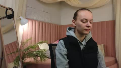 emma_chaser online show from 04-21-26, 01:29