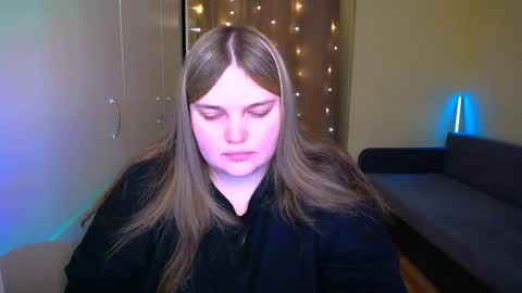 Snapshot of emma_dorn chatting on 04-24-26, 05:43 Eva online show from 04-24-26, 05:43