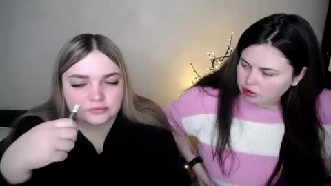 Snapshot of emma_dorn chatting on 05-02-26, 09:58 Eva online show from 05-02-26, 09:58