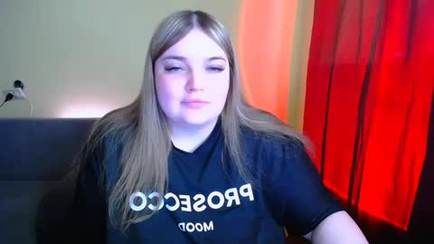 Snapshot of emma_dorn chatting on 05-07-26, 10:53 Eva online show from 05-07-26, 10:53