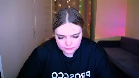 Snapshot of emma_dorn chatting on 05-22-26, 11:49 Eva online show from 05-22-26, 11:49