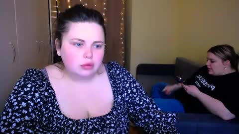 Snapshot of emma_dorn chatting on 05-24-26, 09:25 Eva online show from 05-24-26, 09:25