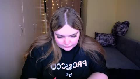 Snapshot of emma_dorn chatting on 05-26-26, 04:30 Eva online show from 05-26-26, 04:30