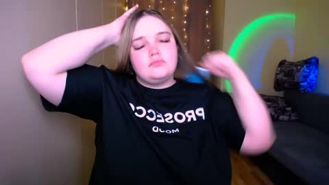 Snapshot of emma_dorn chatting on 05-31-26, 10:11 Eva online show from 05-31-26, 10:11