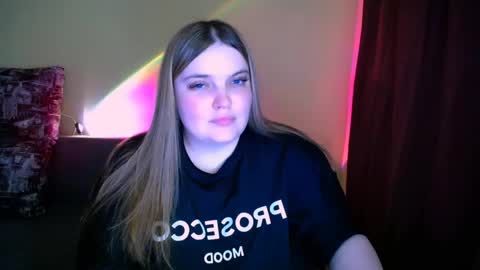 Snapshot of emma_dorn chatting on 06-06-26, 06:45 Eva online show from 06-06-26, 06:45
