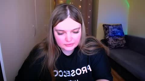 Snapshot of emma_dorn chatting on 06-07-26, 10:30 Eva online show from 06-07-26, 10:30