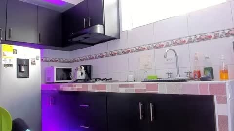 Emma online show from 09-24-25, 02:42