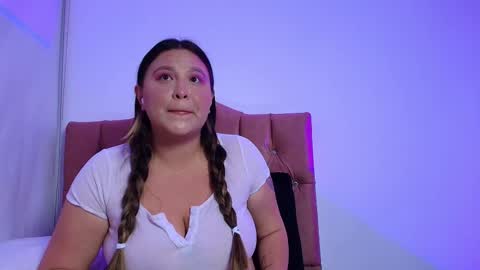 Snapshot of emma_honey__ chatting on 02-19-26, 03:35 Emma Miel online show from 02-19-26, 03:35