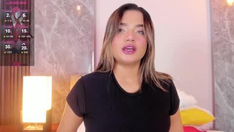 Snapshot of emma_hunter_ chatting on 11-12-25, 03:40 Emma online show from 11-12-25, 03:40