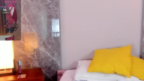 Snapshot of emma_hunter_ chatting on 11-23-25, 04:12 Emma online show from 11-23-25, 04:12