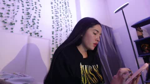 Snapshot of emma_johnson_ chatting on 12-17-25, 06:30 emma_johnson_ online show from 12-17-25, 06:30