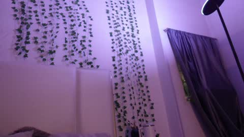 Snapshot of emma_johnson_ chatting on 12-23-25, 02:42 emma_johnson_ online show from 12-23-25, 02:42