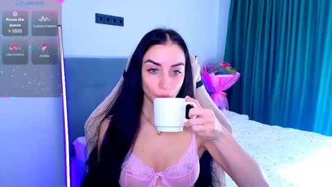 Snapshot of emma_jordan chatting on 03-11-26, 08:42 Emma online show from 03-11-26, 08:42