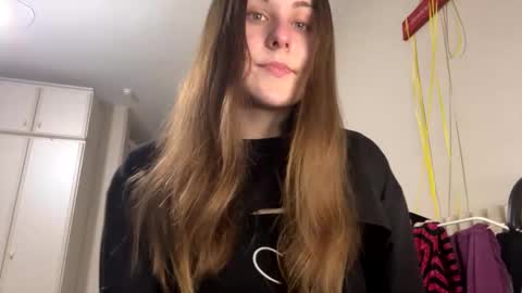 emma_just online show from 01-07-25, 12:20