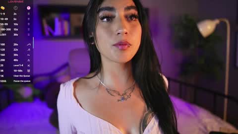 Snapshot of emma_lirys chatting on 05-16-26, 04:09 Emma online show from 05-16-26, 04:09