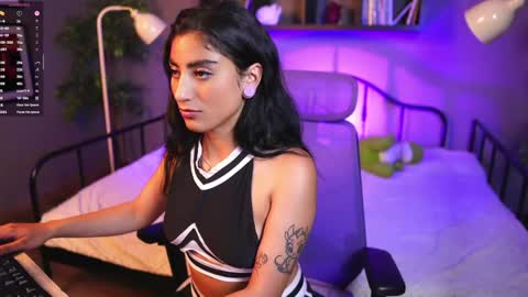 Snapshot of emma_lirys chatting on 05-26-26, 09:55 Emma online show from 05-26-26, 09:55