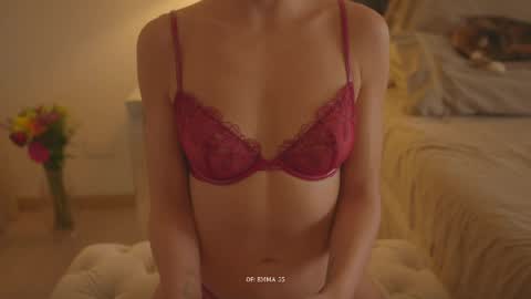 Snapshot of emma_lu1 chatting on 06-07-26, 05:16 emma_lu1 online show from 06-07-26, 05:16