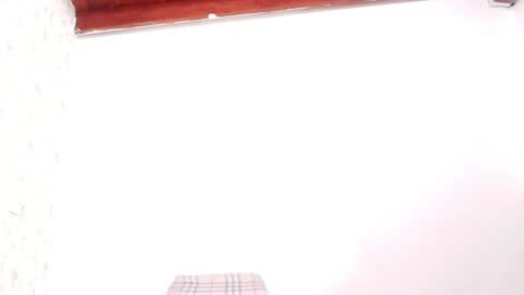 Snapshot of emma_madison_ chatting on 10-12-25, 12:37 emma online show from 10-12-25, 12:37