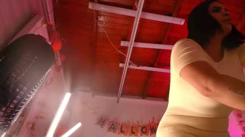 Snapshot of emma_madison_ chatting on 10-18-25, 11:55 emma online show from 10-18-25, 11:55