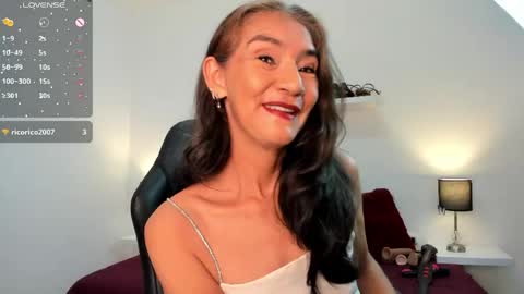 Snapshot of emma_mendoza chatting on 04-20-26, 11:35 Emma online show from 04-20-26, 11:35