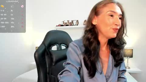 Snapshot of emma_mendoza chatting on 05-01-26, 11:37 Emma online show from 05-01-26, 11:37